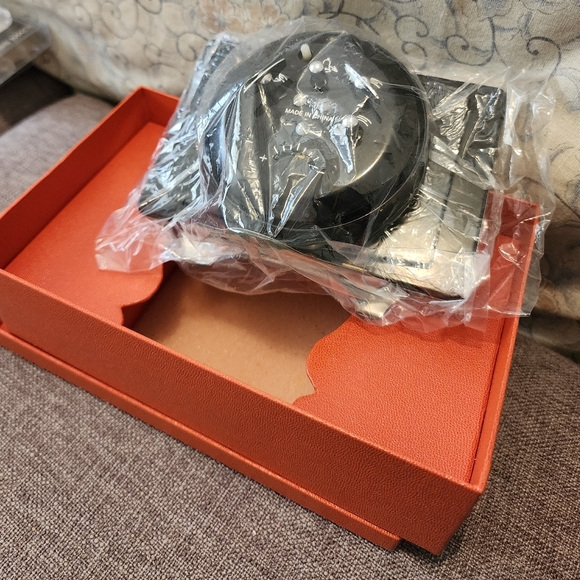 NIB! Shanghai Tang Table Top Alarm Clock - Green - Chrome Mechanical Wind Alarm - Picture 3 of 3